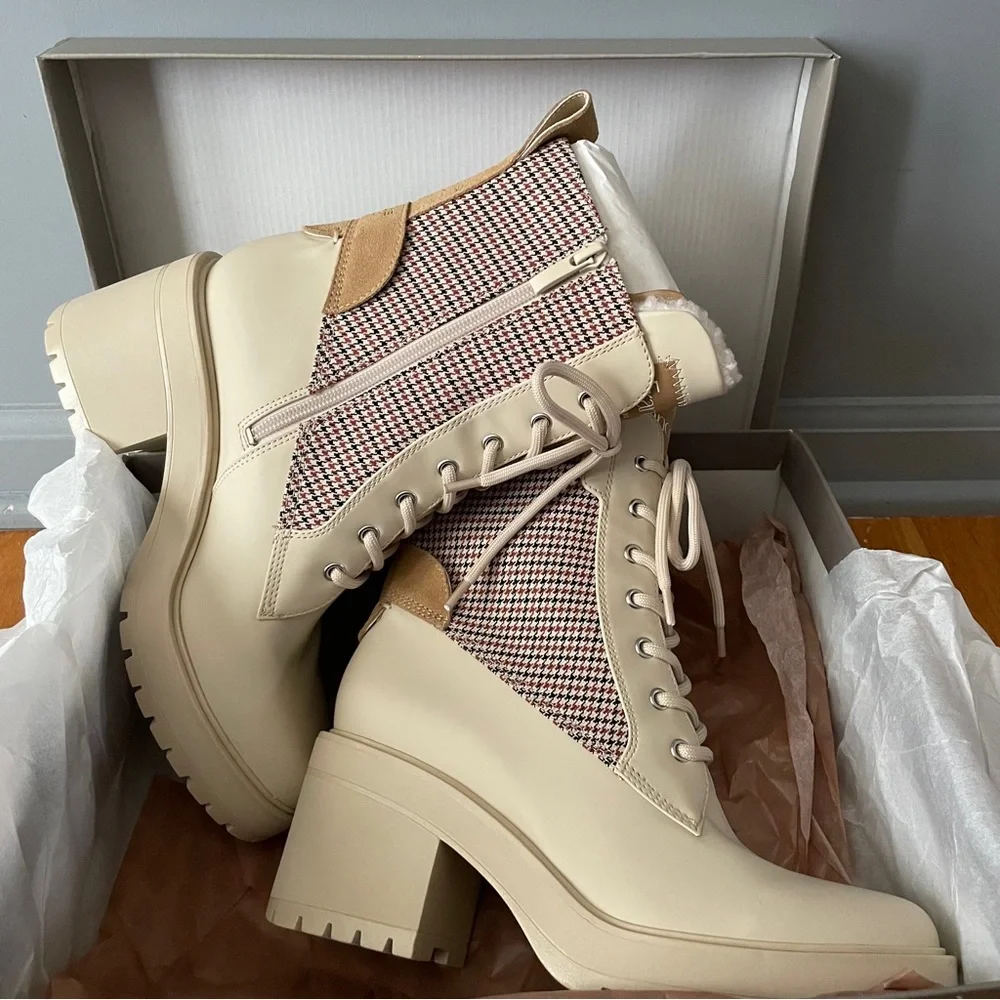 NWT Franco Sarto Dizzy Winter Boots Size 8 - Picture 1 of 4